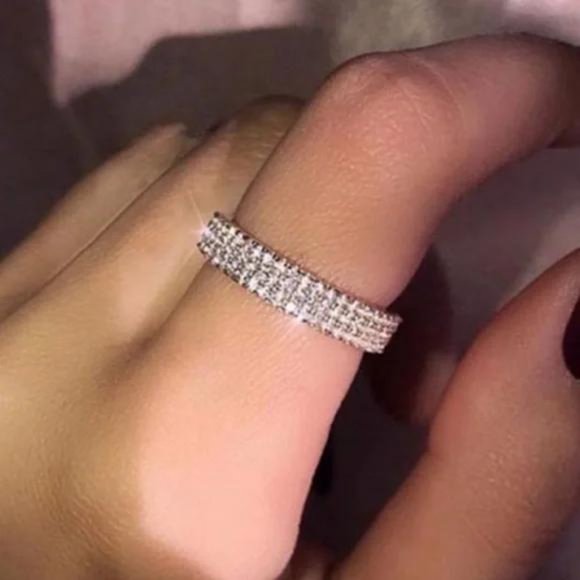 NEW FULL ETERNITY 925 STERLING SILVER DIAMOND RING, CUTE RING, SHINY RING. - Picture 3 of 4